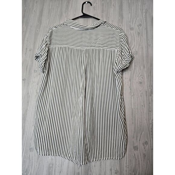 Market & Spruce Striped Button Down Top M Modal Fabric Minimalist Coastal Chic - Picture 5 of 7